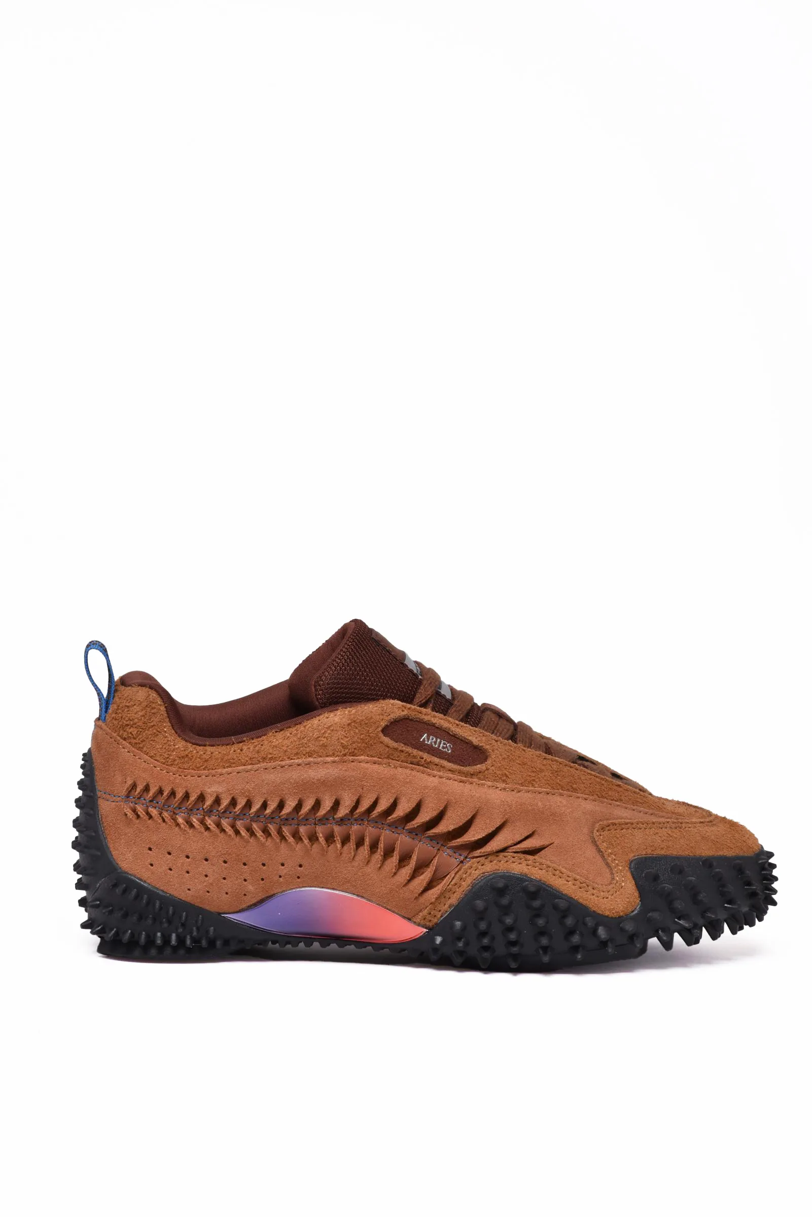 Braune Turnschuhe