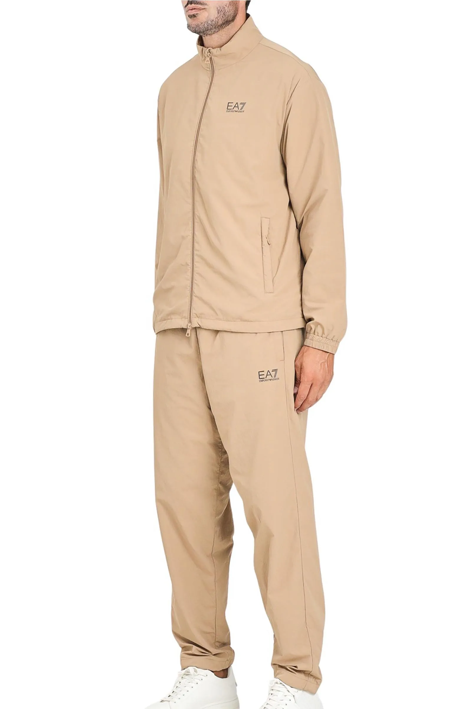 Beigefarbener Overall