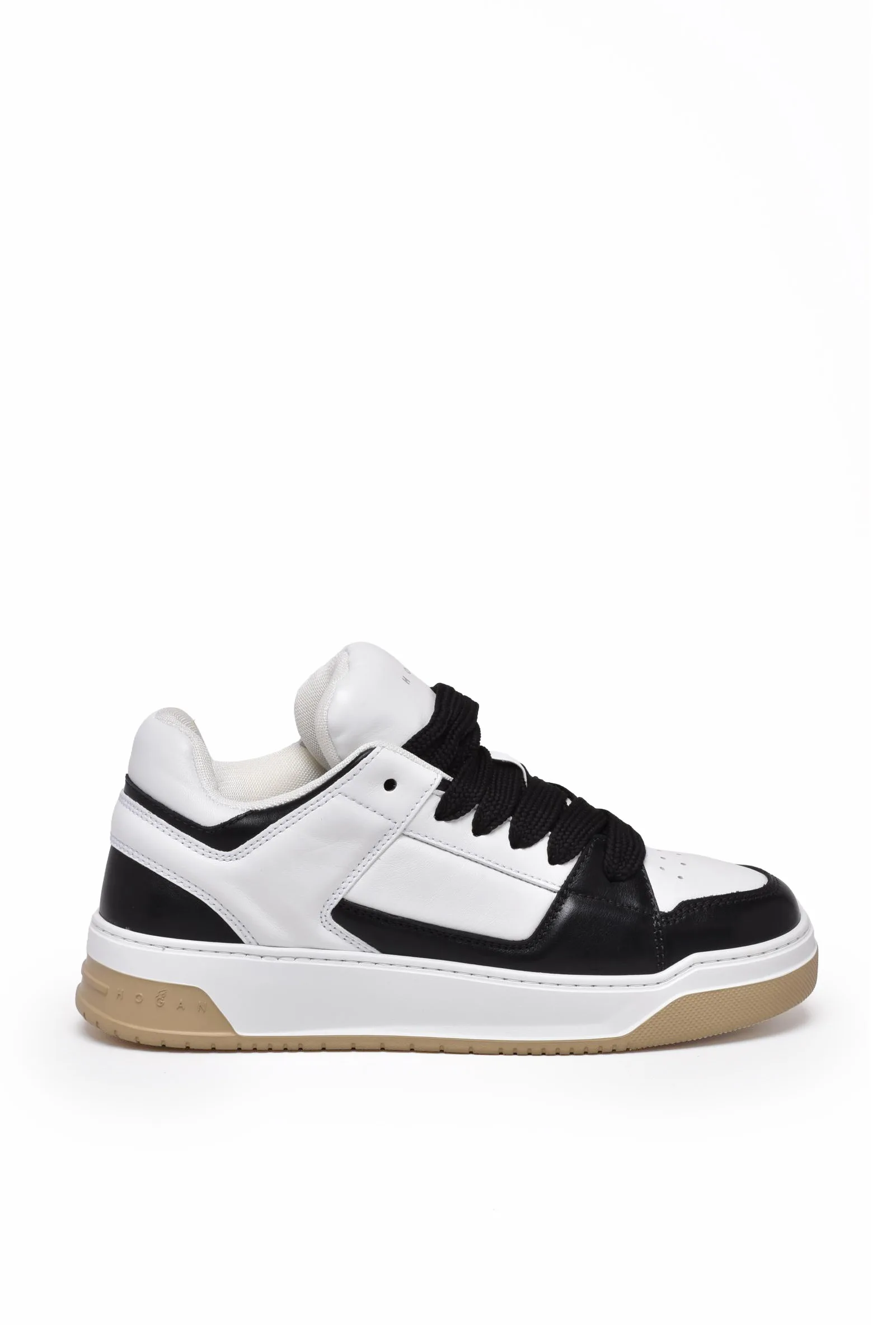 Weiße Turnschuhe