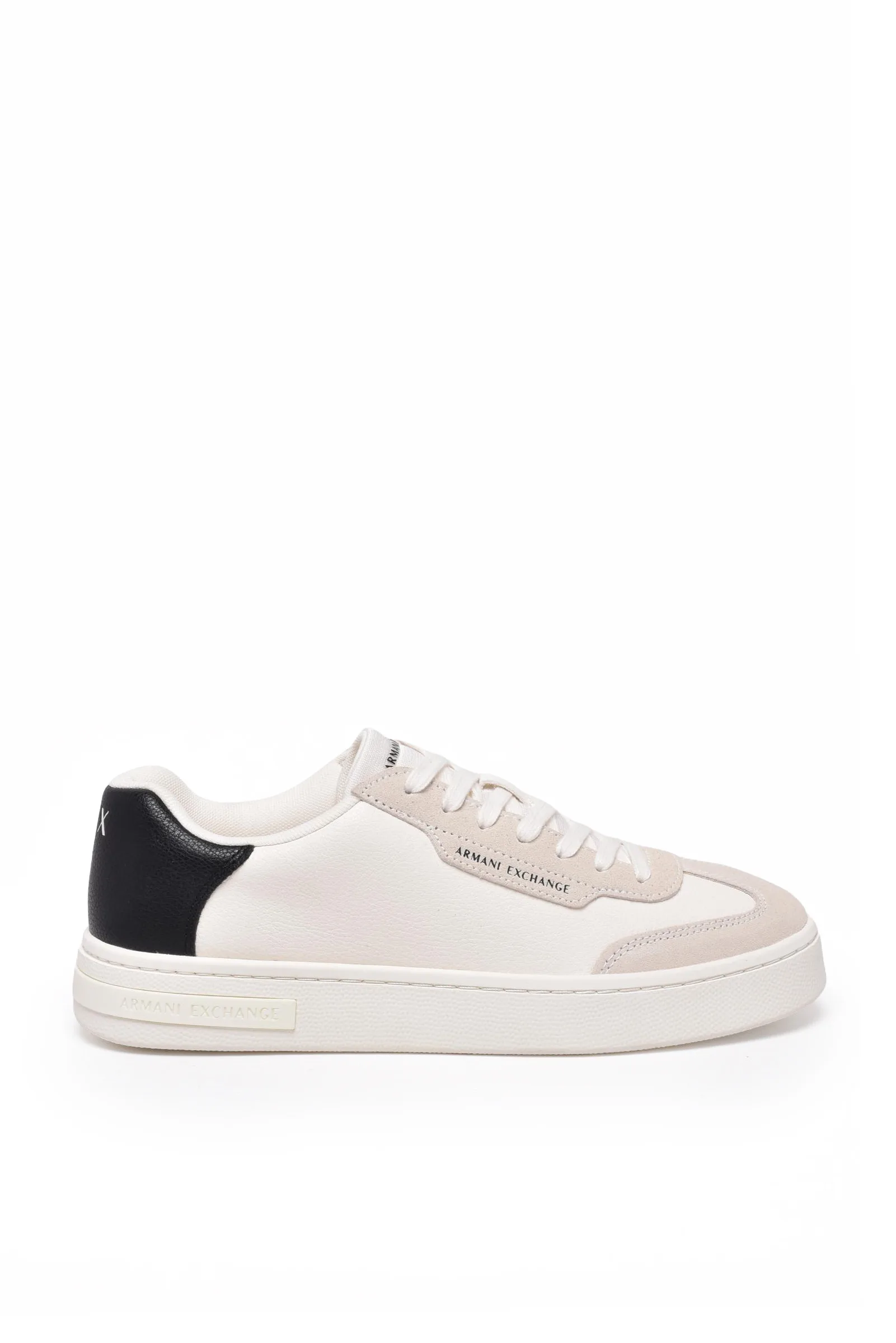 Weiße Turnschuhe