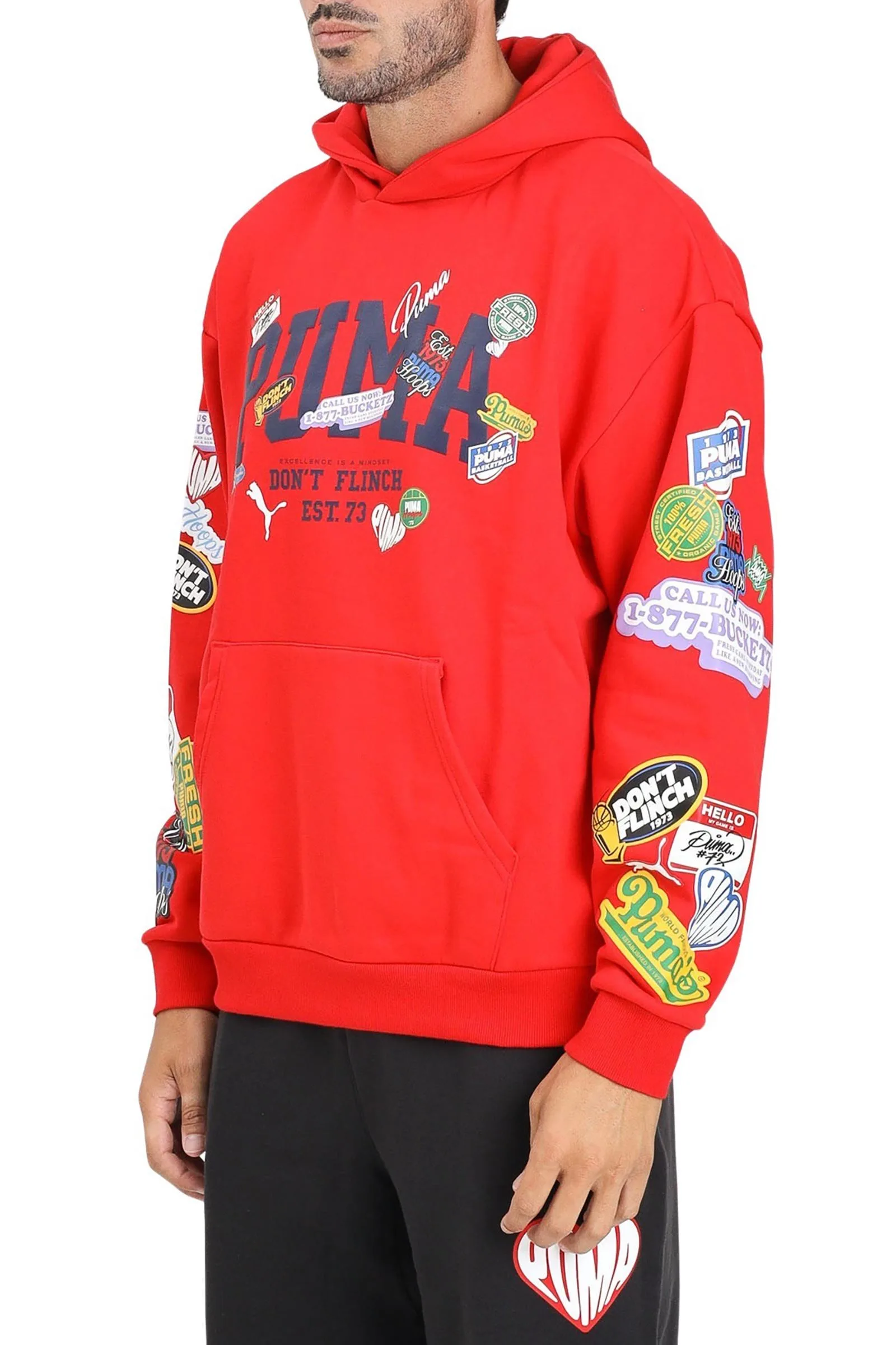 Rotes Kapuzensweatshirt