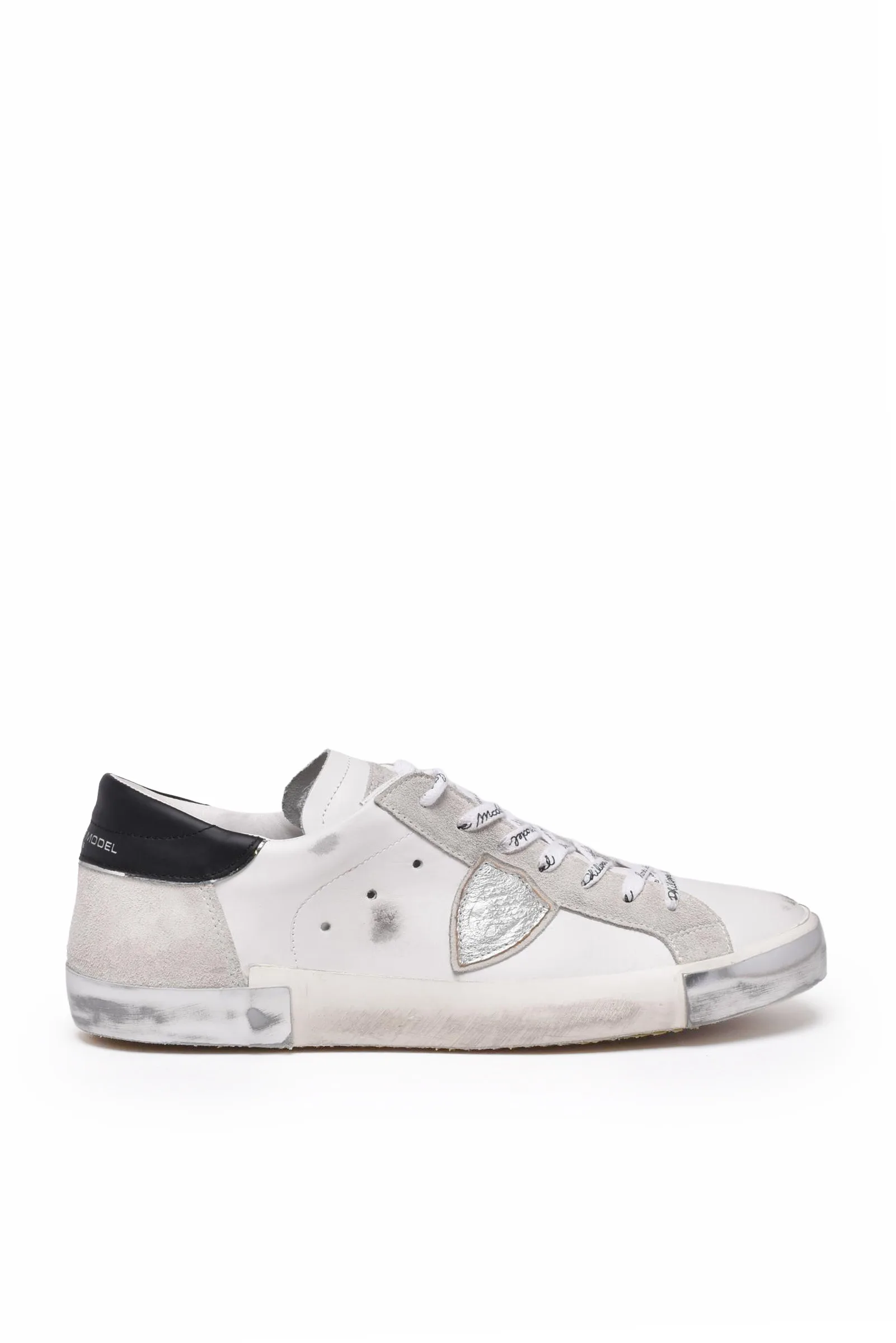 Weiße Turnschuhe
