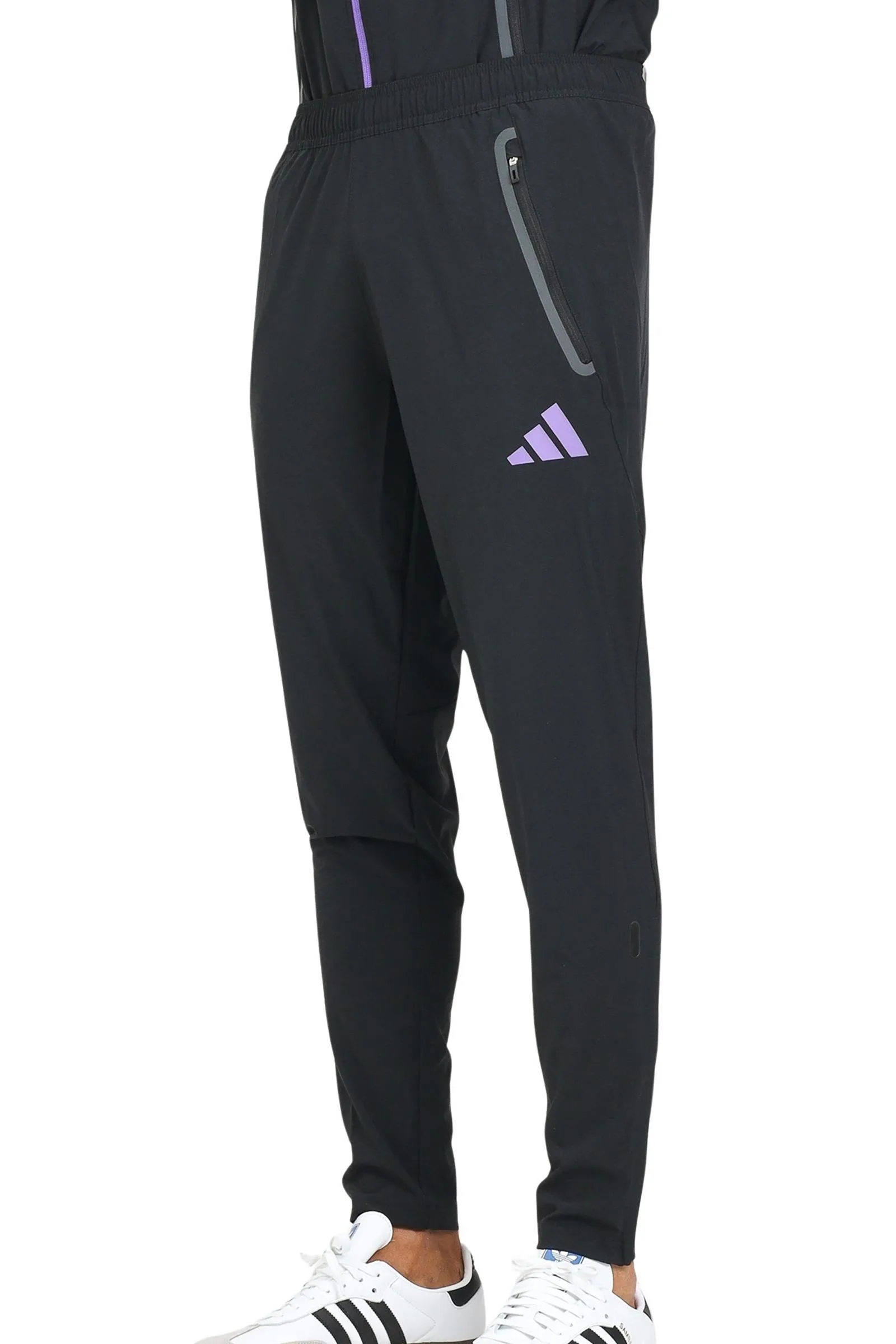 Schwarze Trainingshose