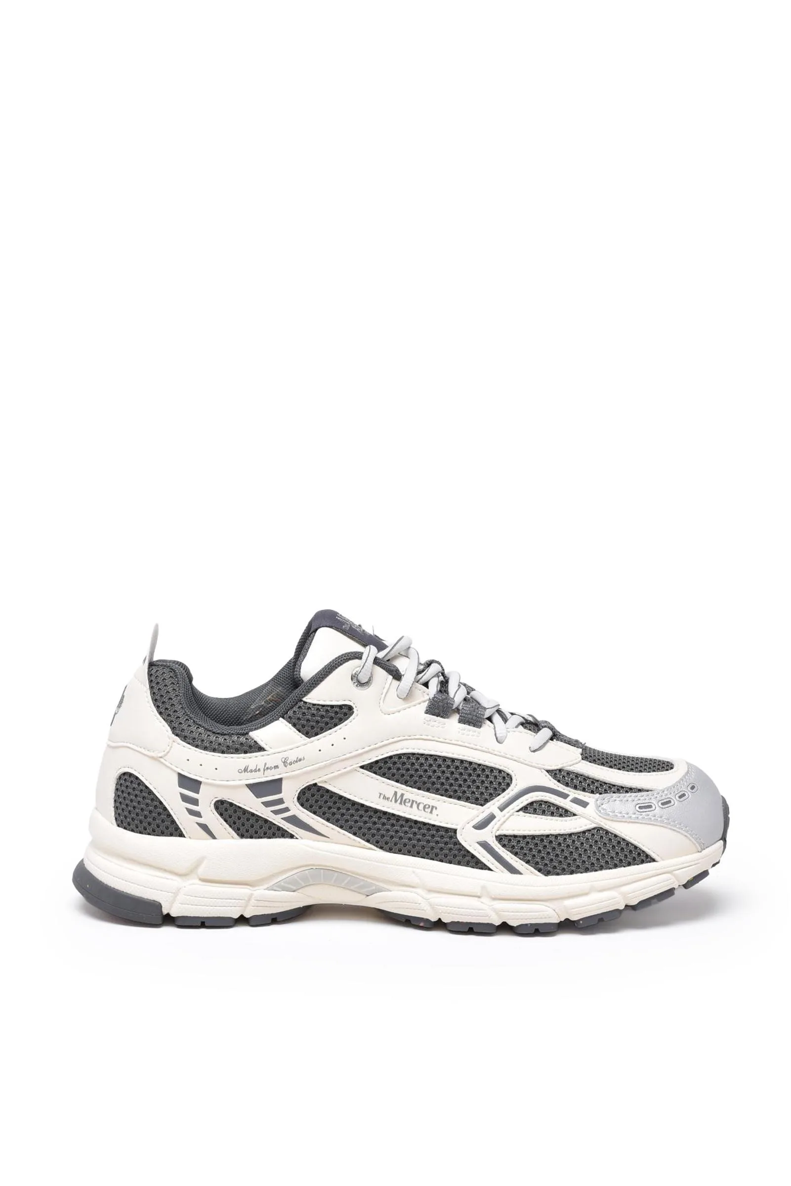 Weiße Turnschuhe
