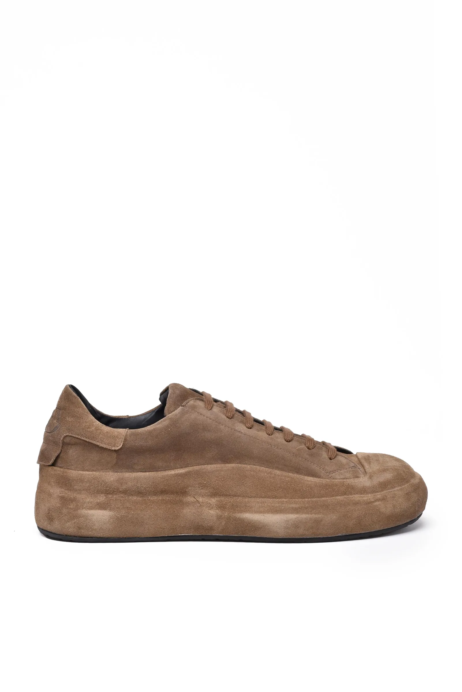 Braune Turnschuhe