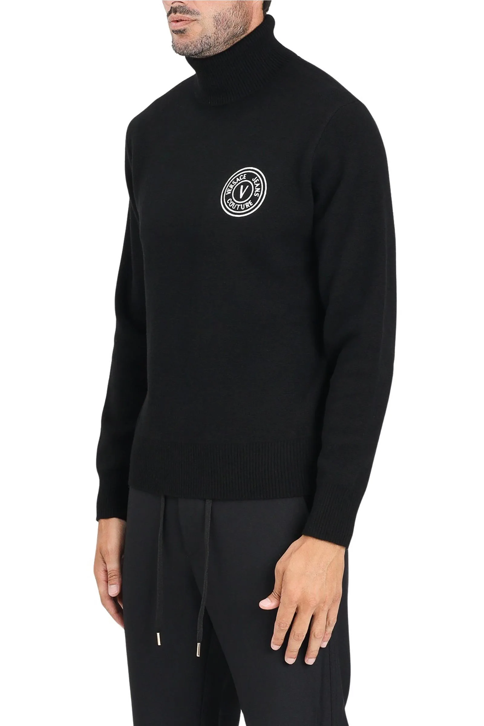 Schwarzer Rollkragenpullover