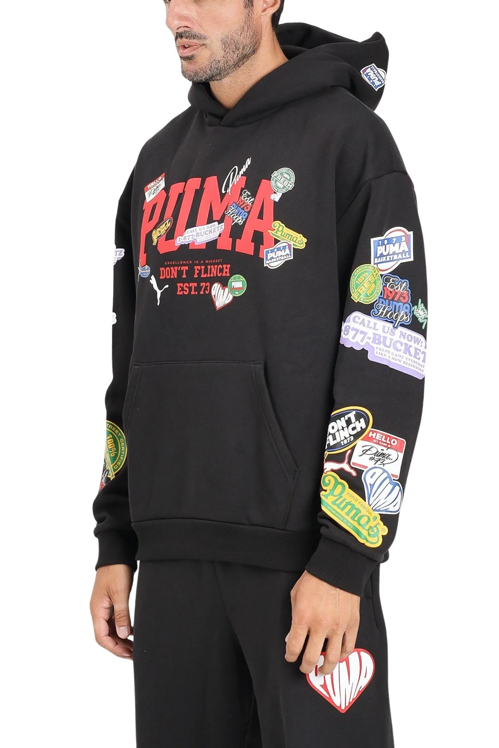 Schwarzer Kapuzenpullover
