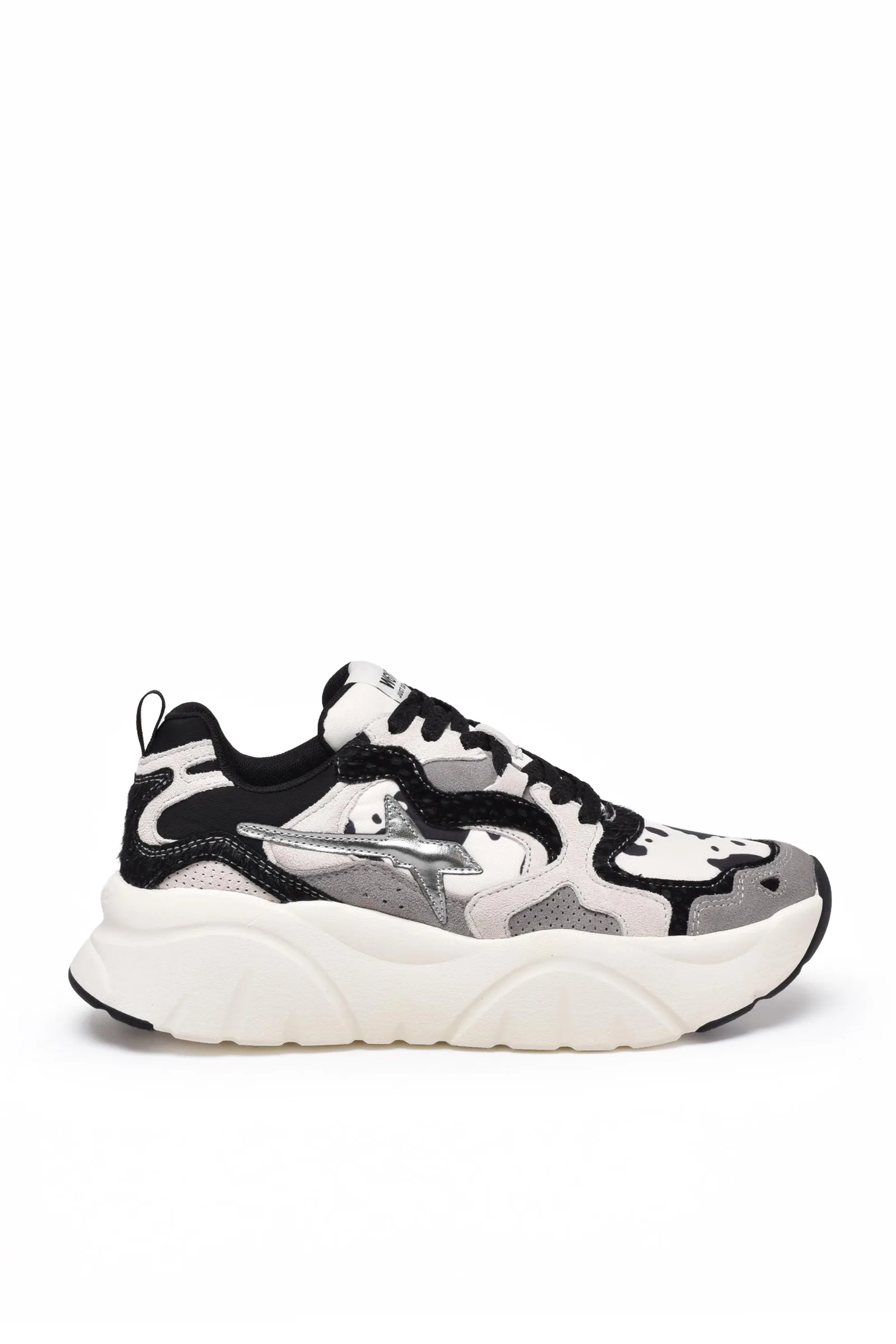 Weiße Turnschuhe