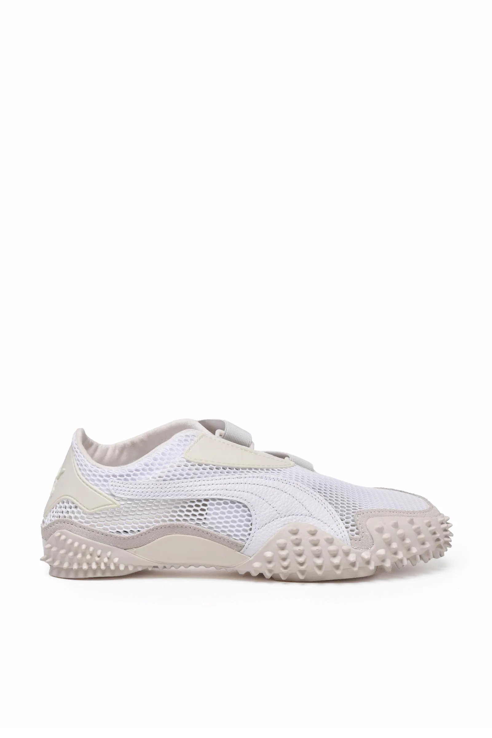 Weiße Turnschuhe