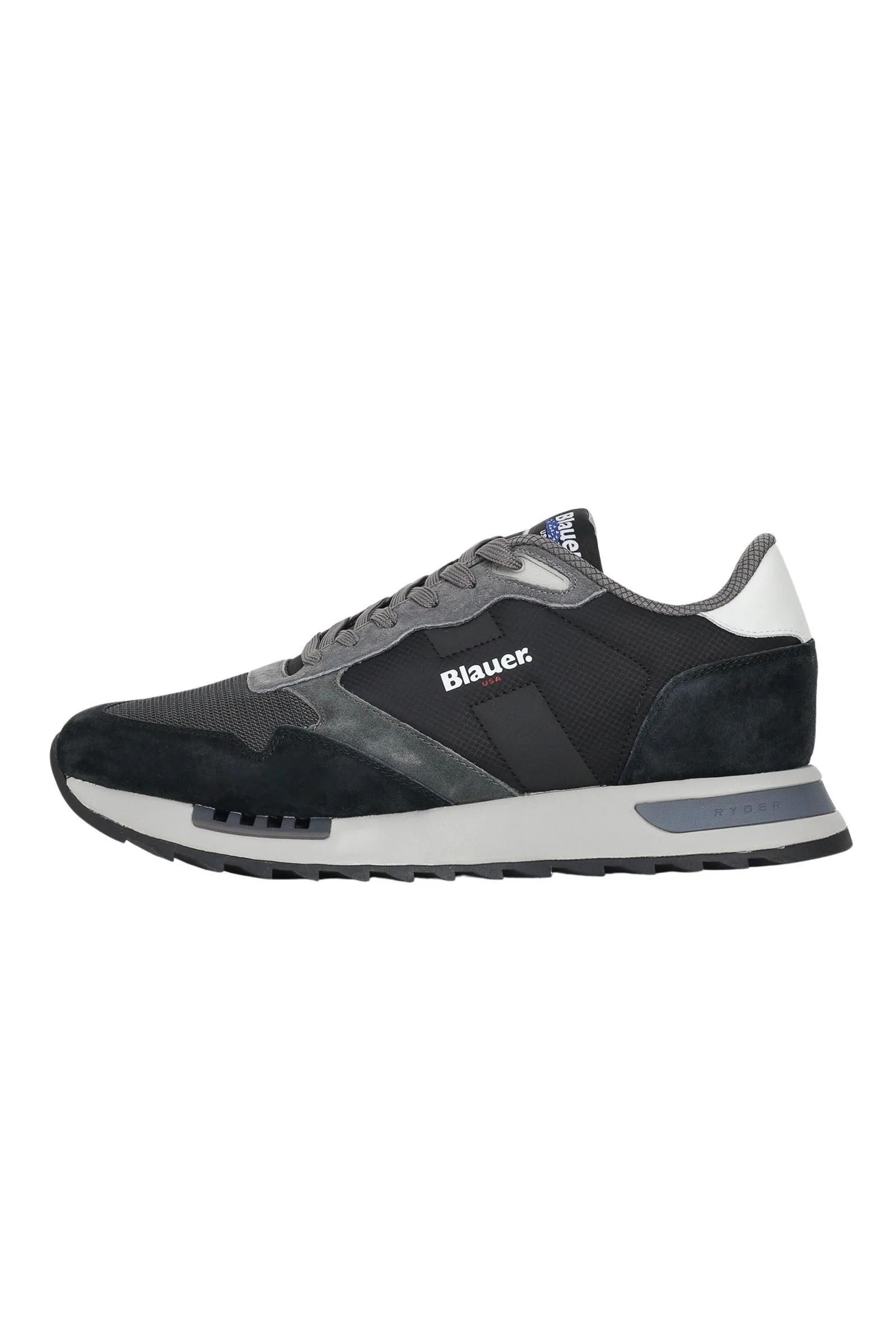Schwarze Turnschuhe