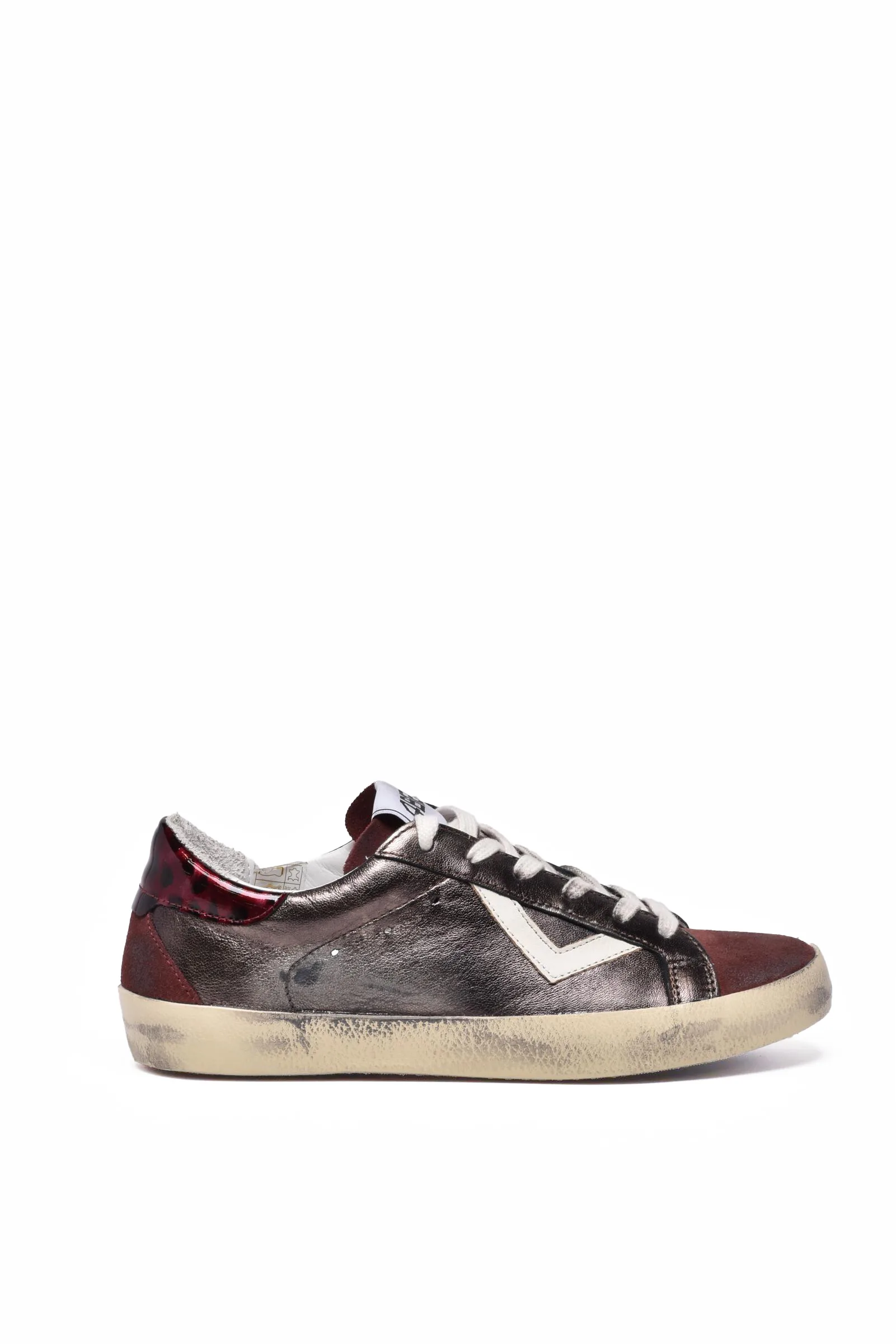 Rote Turnschuhe
