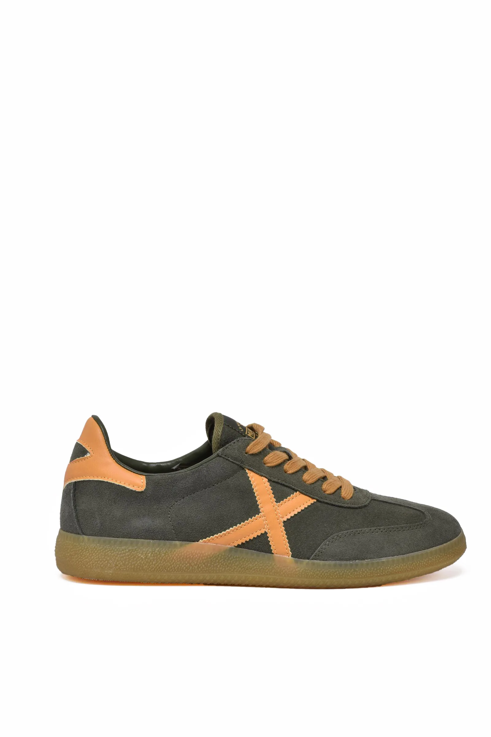 Grüne Turnschuhe