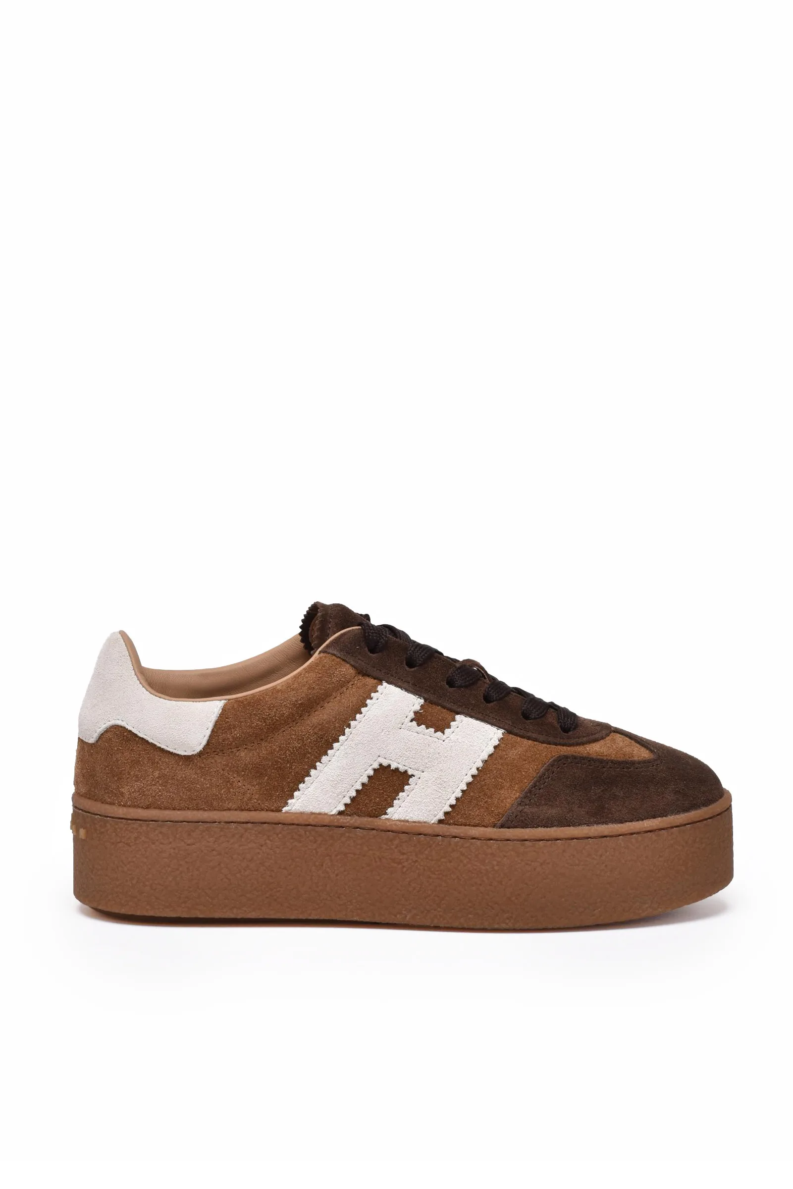 Braune Turnschuhe