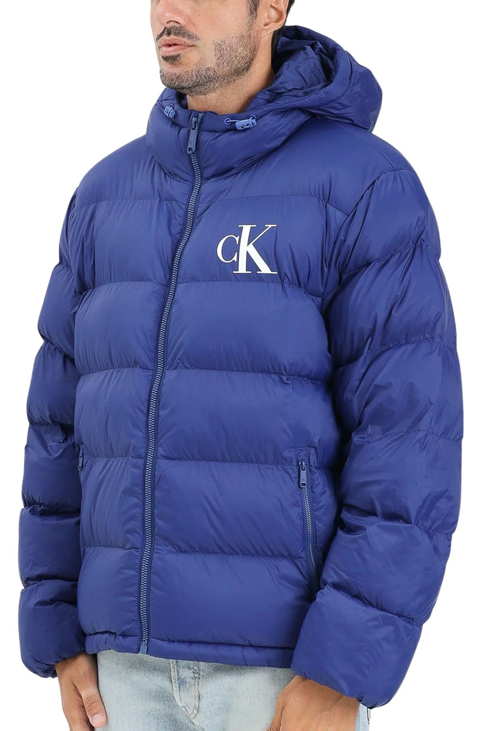 Blaue Daunenjacke