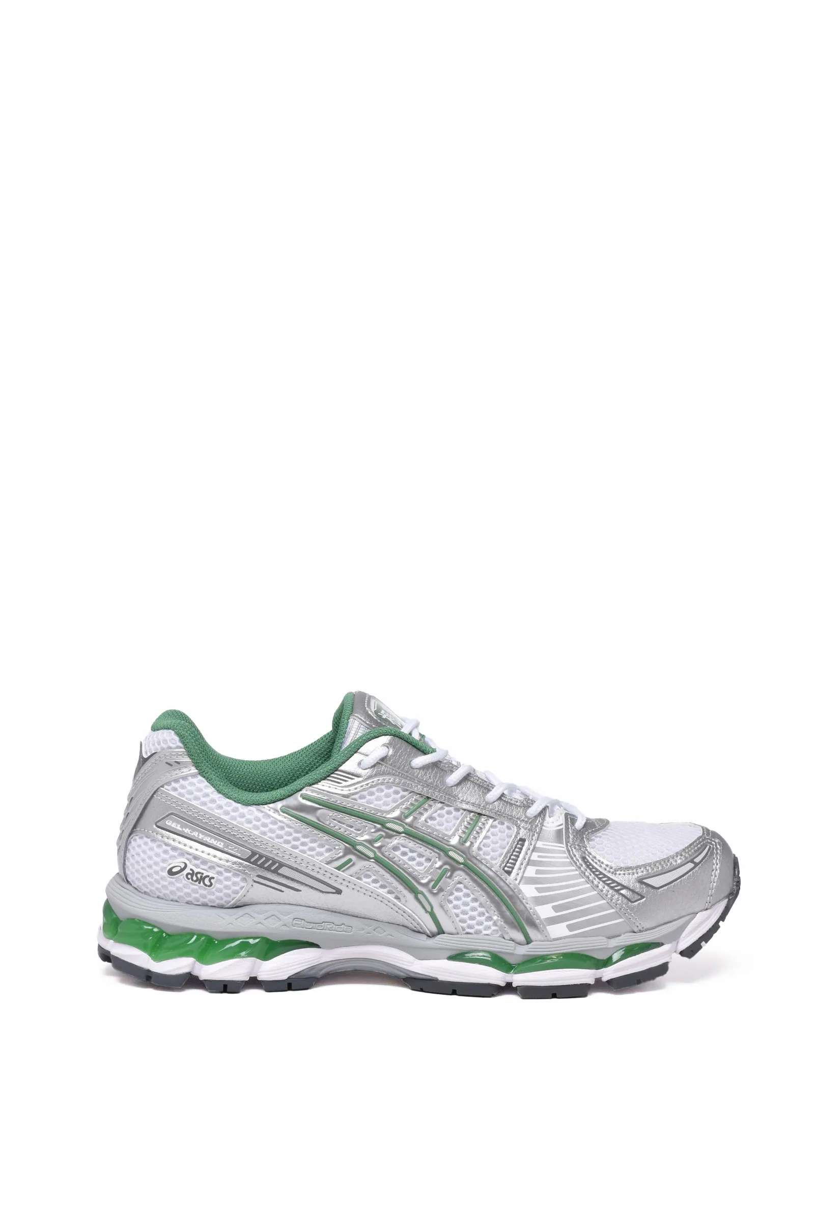 Silberne Turnschuhe