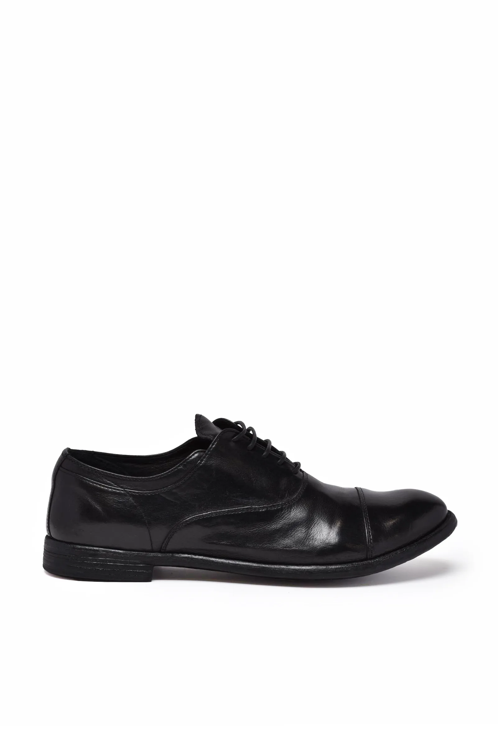 Schwarze Schnürschuhe