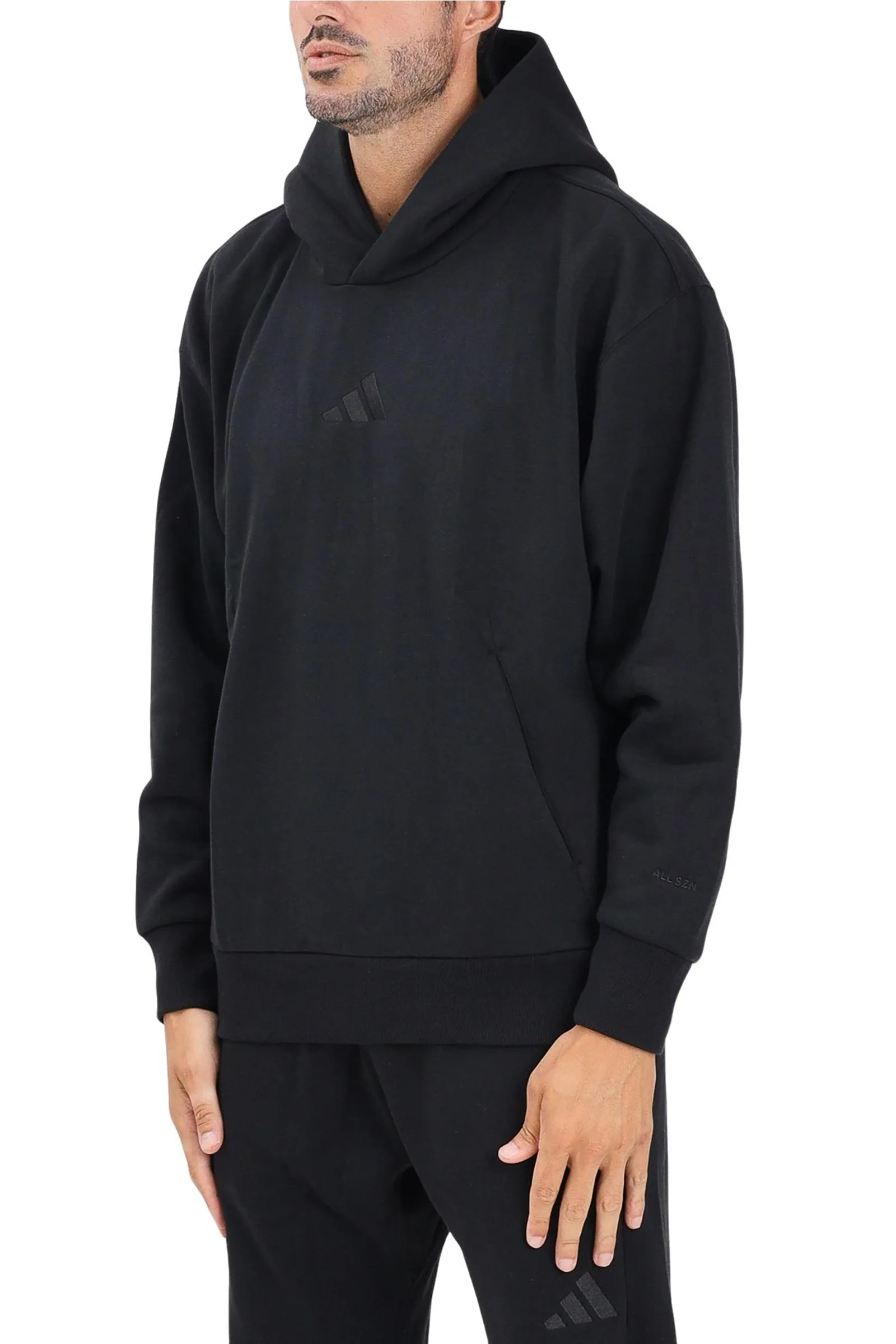 Schwarzer Kapuzenpullover