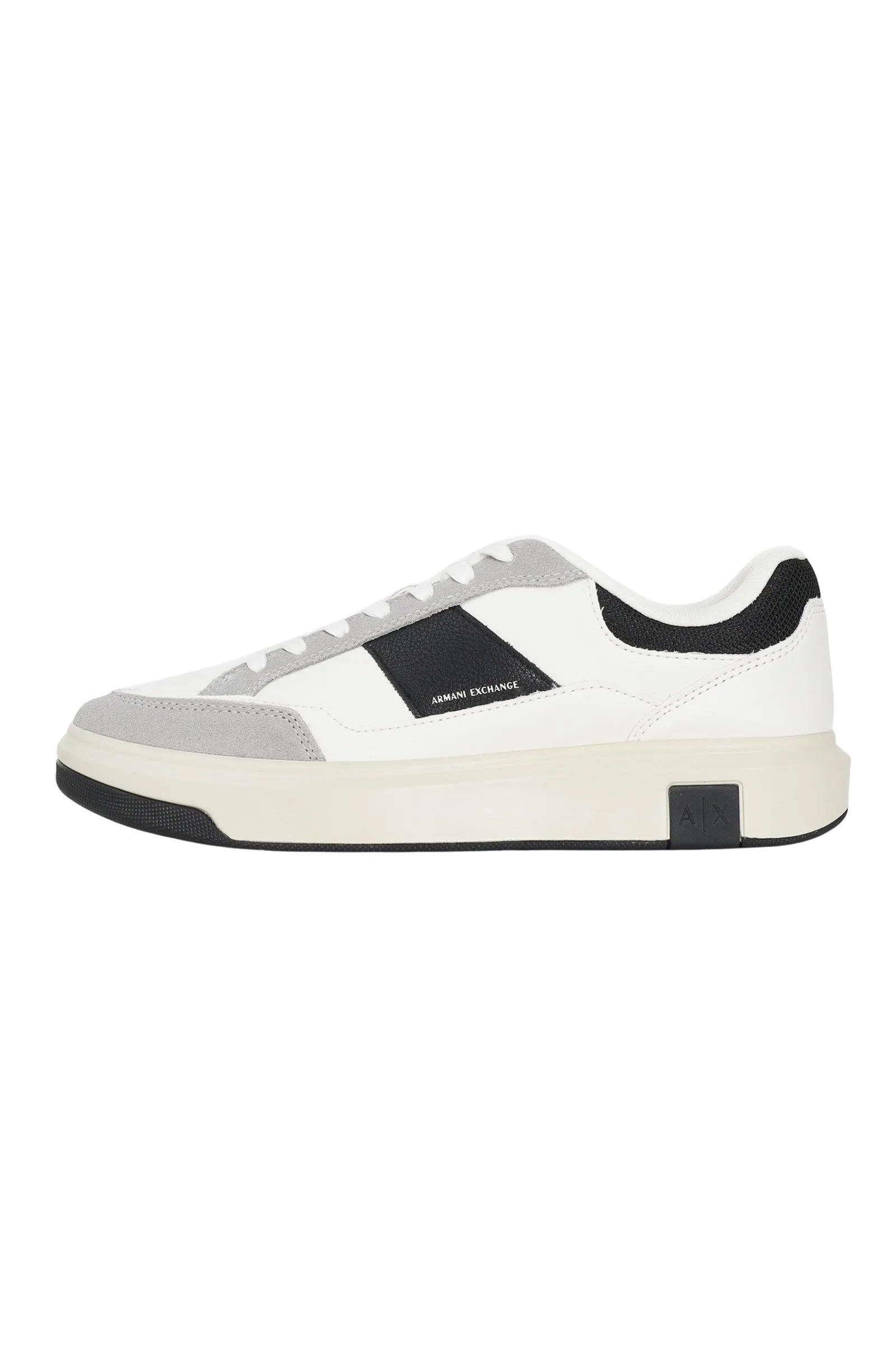 Weiße Turnschuhe