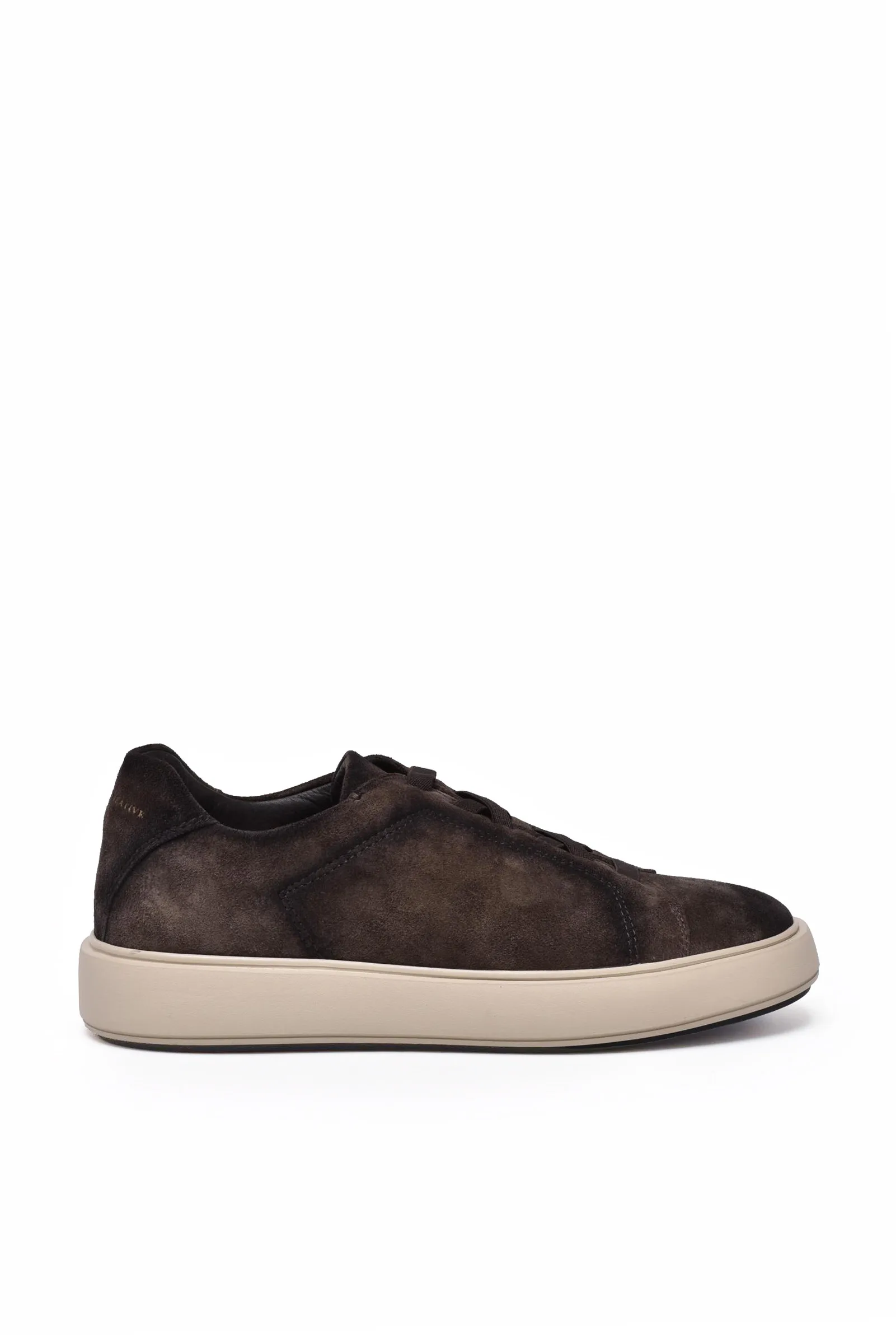 Braune Turnschuhe