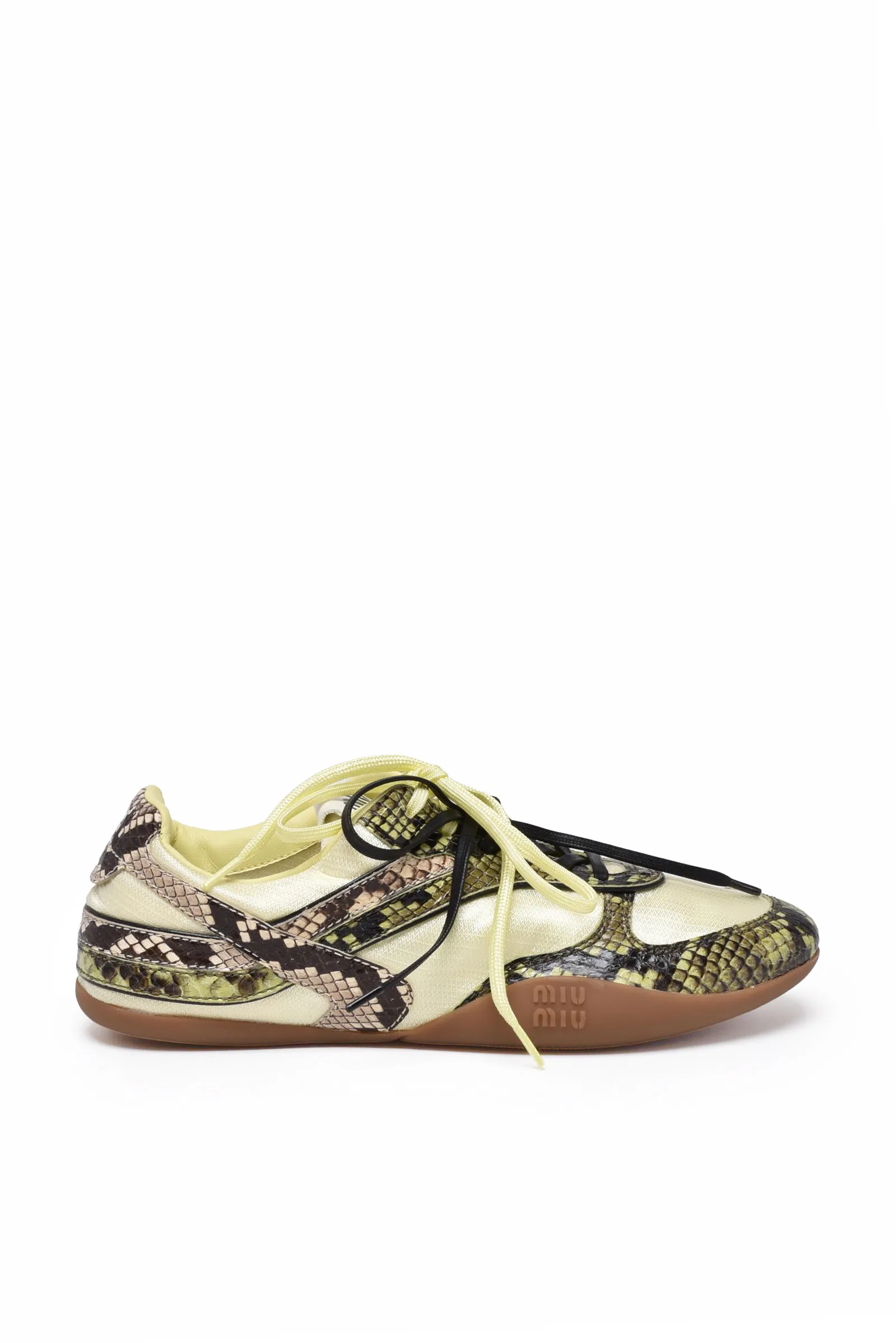 Gelbe Turnschuhe