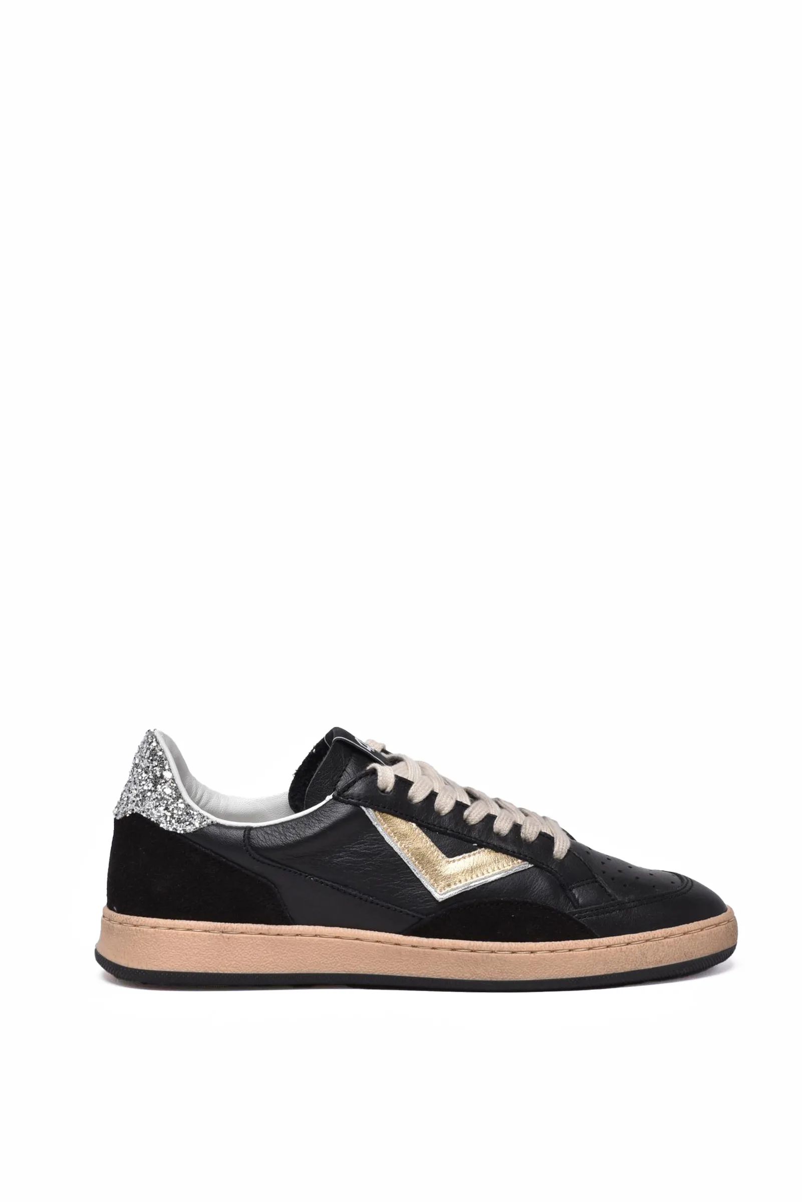 Schwarze Turnschuhe